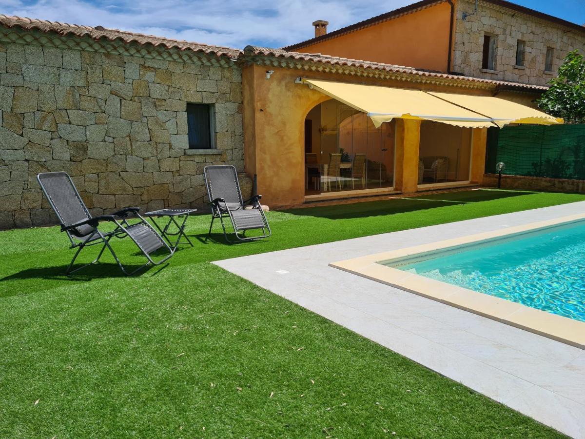 Villa Paola San Teodoro Con Piscina Privata Lu Lioni Exterior photo