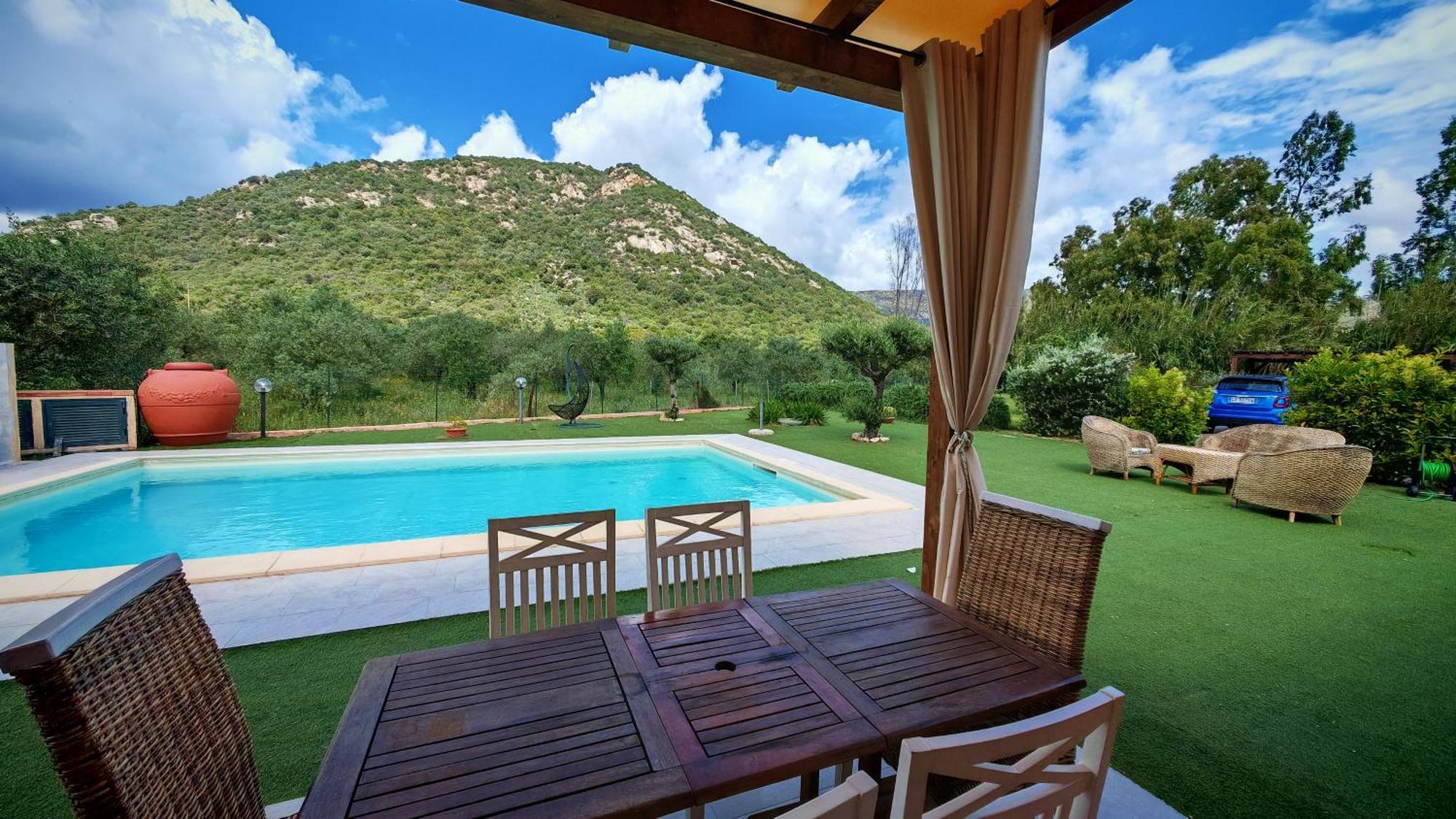 Villa Paola San Teodoro Con Piscina Privata Lu Lioni Exterior photo