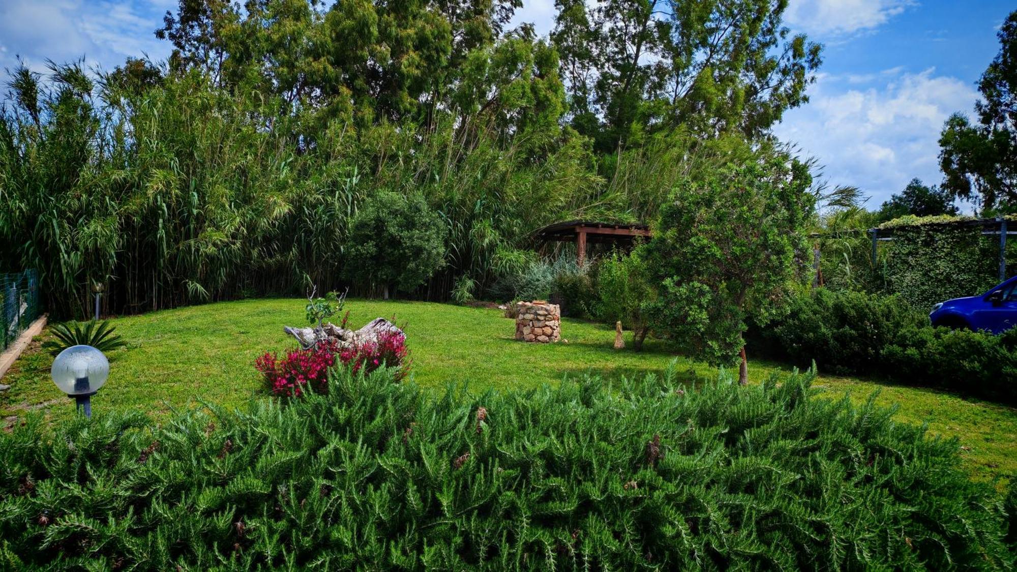 Villa Paola San Teodoro Con Piscina Privata Lu Lioni Exterior photo