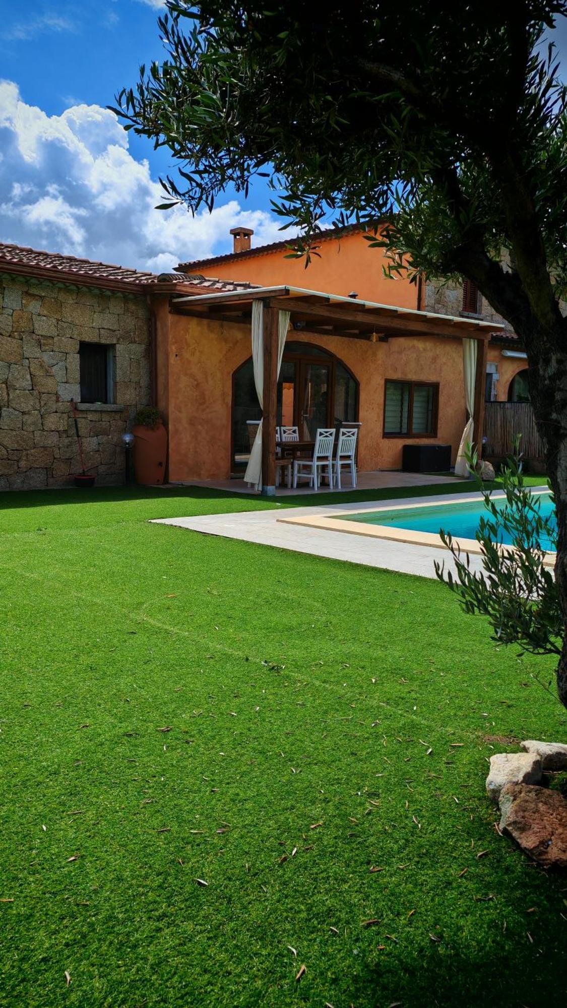 Villa Paola San Teodoro Con Piscina Privata Lu Lioni Exterior photo